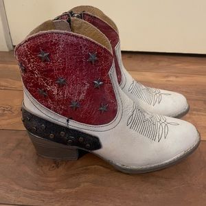 Sterling River boots. Size 7. Red, white and blue cowgirl ankle boots.